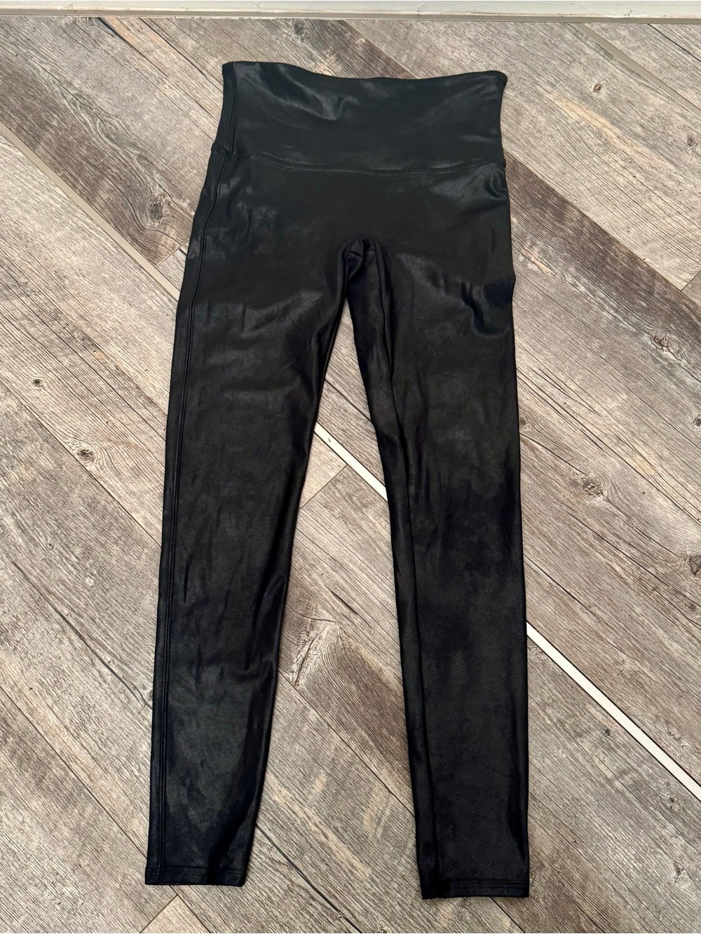 SPANXShape Leggings 4 pcs: 1 Black Faux Leather, 3 Velvet: Black, Gray, Bugundy - Picture 7 of 16